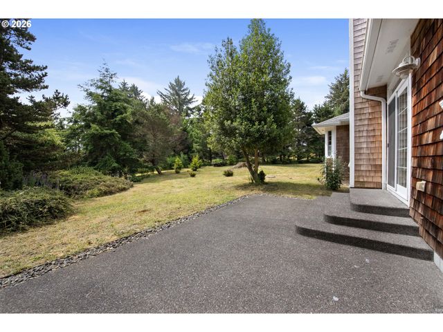 33302 NEACOXIE Ln, Warrenton, OR 97146