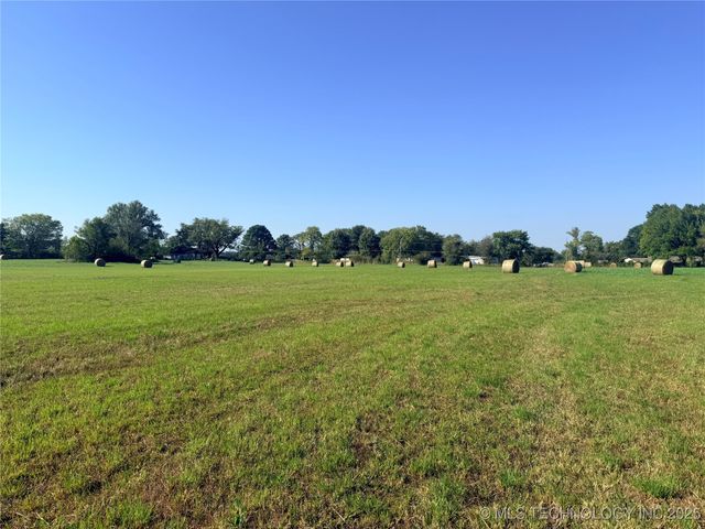 W Harris Road, Muskogee, OK 74403