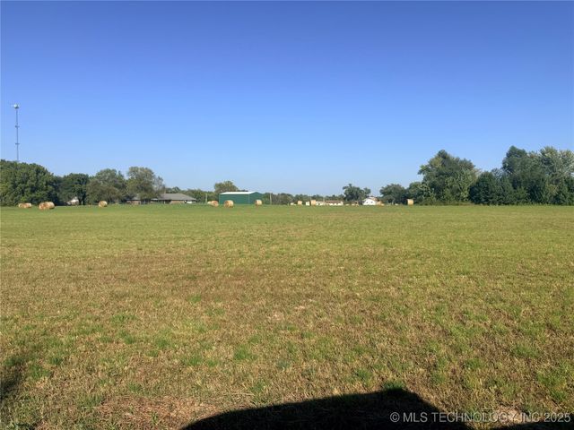 W Harris Road, Muskogee, OK 74403