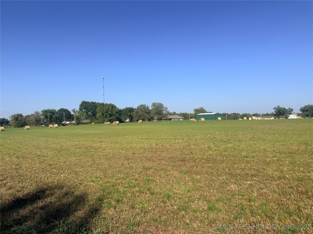 W Harris Road, Muskogee, OK 74403