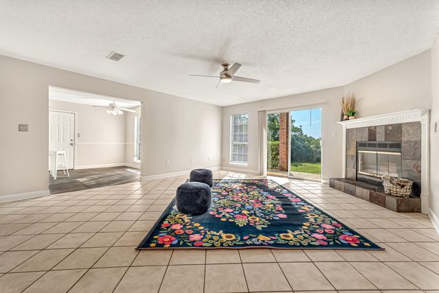 413 Emerald Pointe Drive, Mary Esther, FL 32569