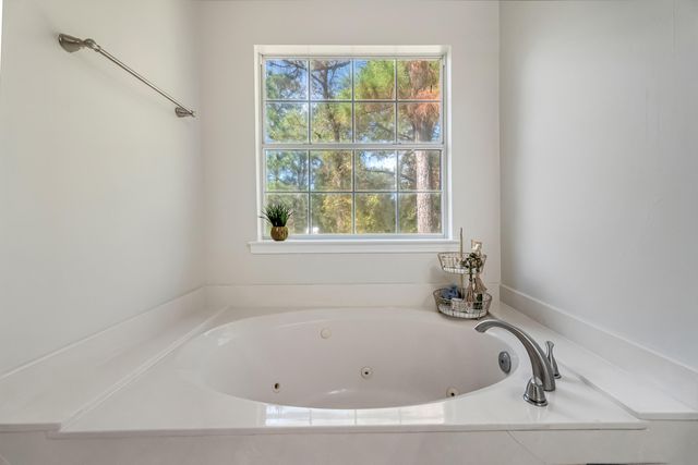 413 Emerald Pointe Drive, Mary Esther, FL 32569