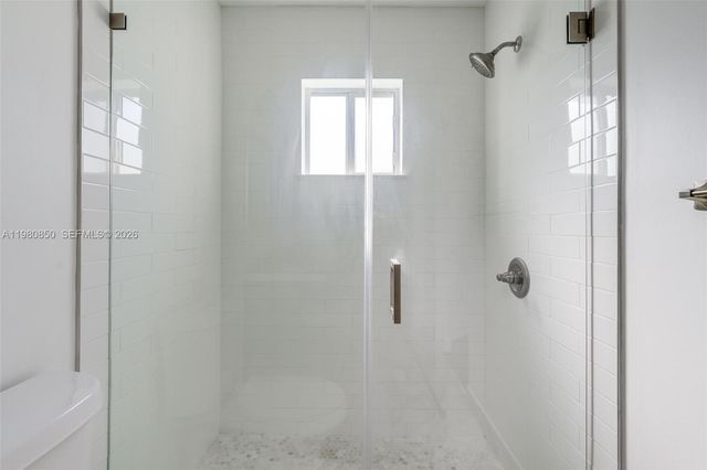 1046 Golden Cane Dr, Weston, FL 33327