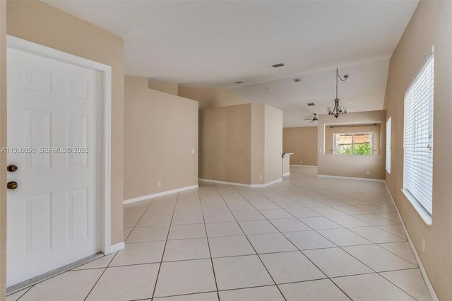 1046 Golden Cane Dr, Weston, FL 33327