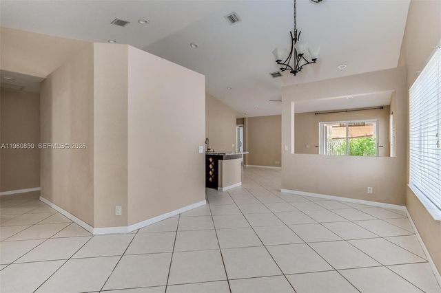 1046 Golden Cane Dr, Weston, FL 33327