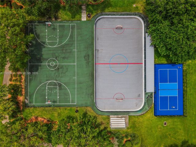 1046 Golden Cane Dr, Weston, FL 33327