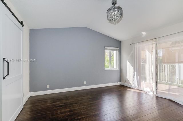 1046 Golden Cane Dr, Weston, FL 33327