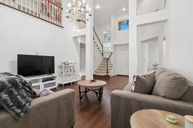 924 Mccoy Drive, Irving, TX 75062