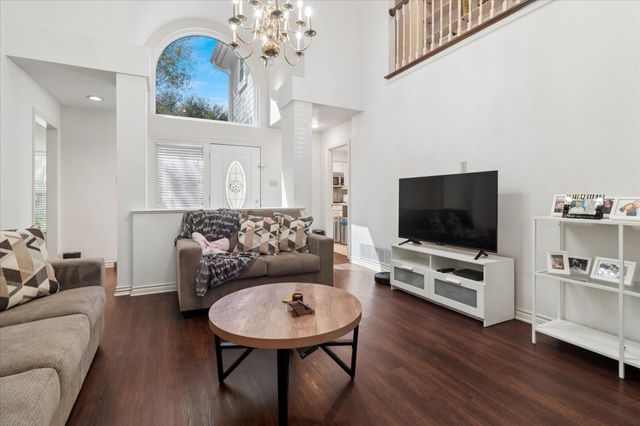 924 Mccoy Drive, Irving, TX 75062