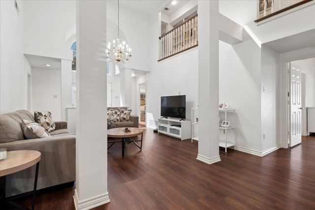 924 Mccoy Drive, Irving, TX 75062