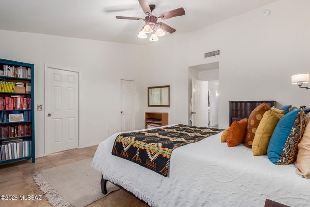 9544 N Crestone Drive, Tucson, AZ 85742