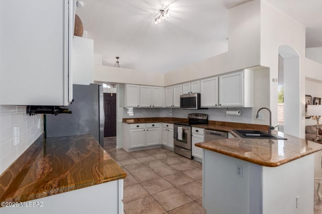 9544 N Crestone Drive, Tucson, AZ 85742