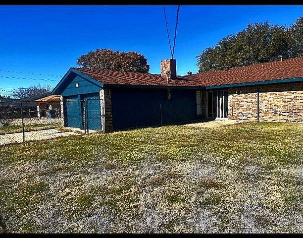 2752 Meadow Isle Lane, Dallas, TX 75237