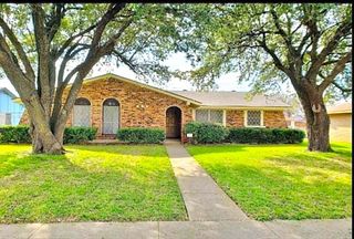 2752 Meadow Isle Lane, Dallas, TX 75237