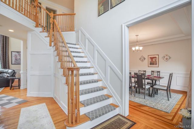 36 Thames Road, Poughkeepsie, NY 12603