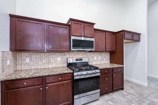 6808 W Lucas Drive, Fresno, CA 93722