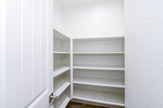 6808 W Lucas Drive, Fresno, CA 93722