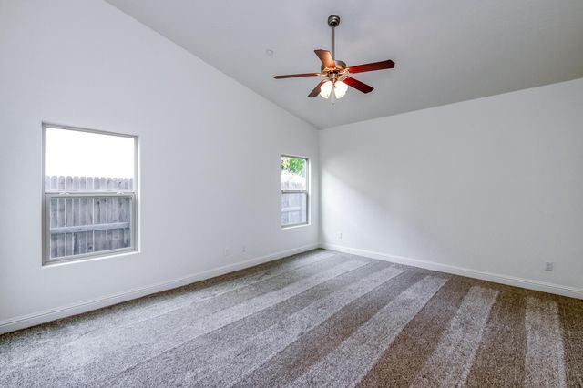 6808 W Lucas Drive, Fresno, CA 93722