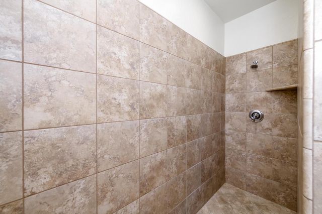 6808 W Lucas Drive, Fresno, CA 93722