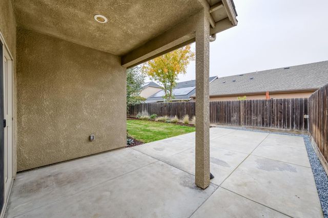 6808 W Lucas Drive, Fresno, CA 93722