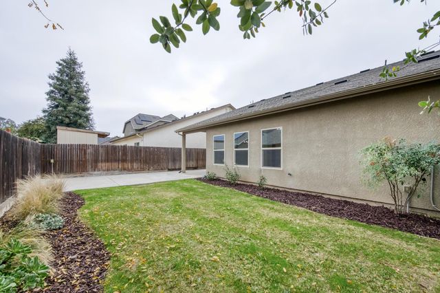 6808 W Lucas Drive, Fresno, CA 93722