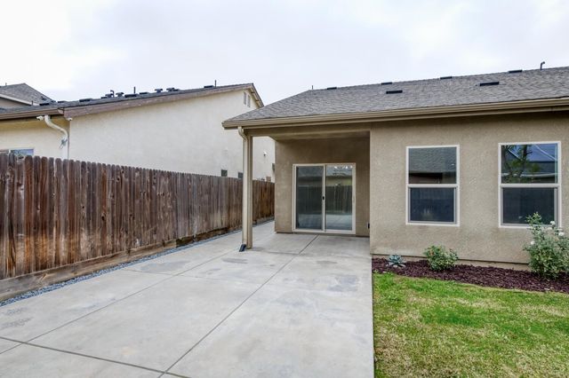 6808 W Lucas Drive, Fresno, CA 93722