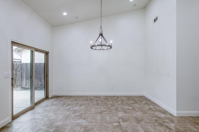 6808 W Lucas Drive, Fresno, CA 93722