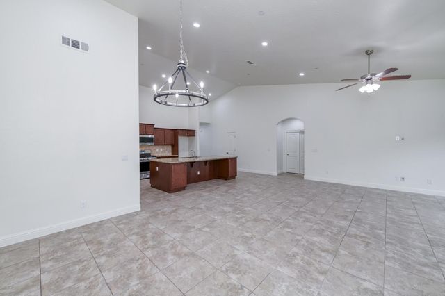 6808 W Lucas Drive, Fresno, CA 93722