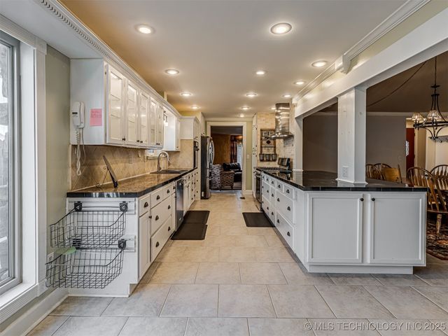 3200 S MAGNOLIA DR Drive, Sand Springs, OK 74063