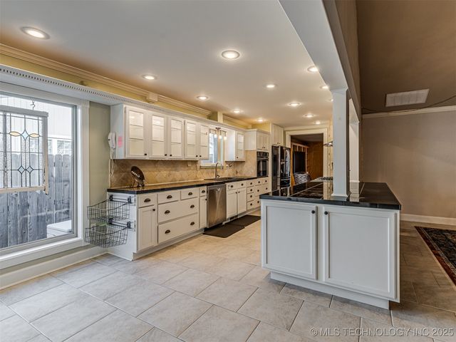 3200 S MAGNOLIA DR Drive, Sand Springs, OK 74063