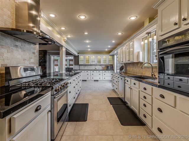 3200 S MAGNOLIA DR Drive, Sand Springs, OK 74063