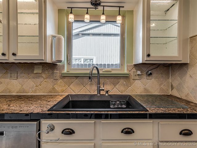 3200 S MAGNOLIA DR Drive, Sand Springs, OK 74063