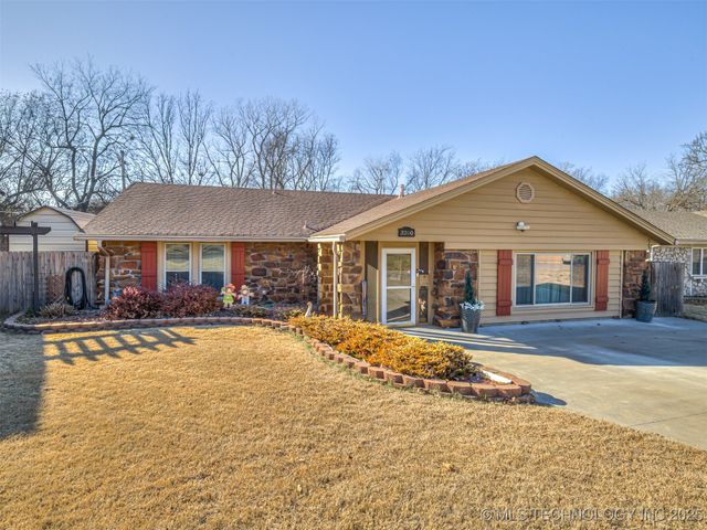 3200 S MAGNOLIA DR Drive, Sand Springs, OK 74063