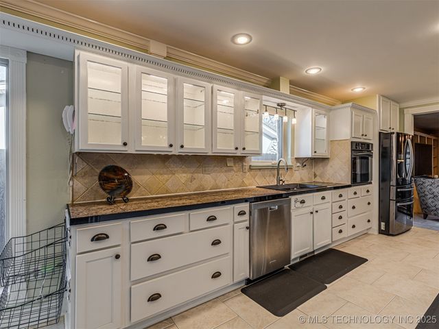 3200 S MAGNOLIA DR Drive, Sand Springs, OK 74063