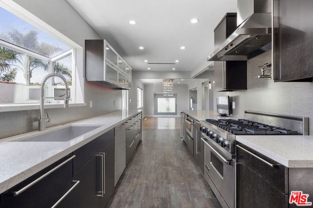 3084 St George Street, Los Angeles, CA 90027