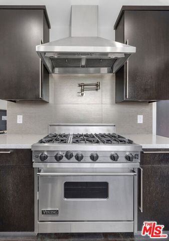 3084 St George Street, Los Angeles, CA 90027