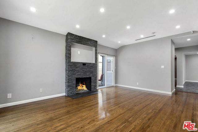 3084 St George Street, Los Angeles, CA 90027