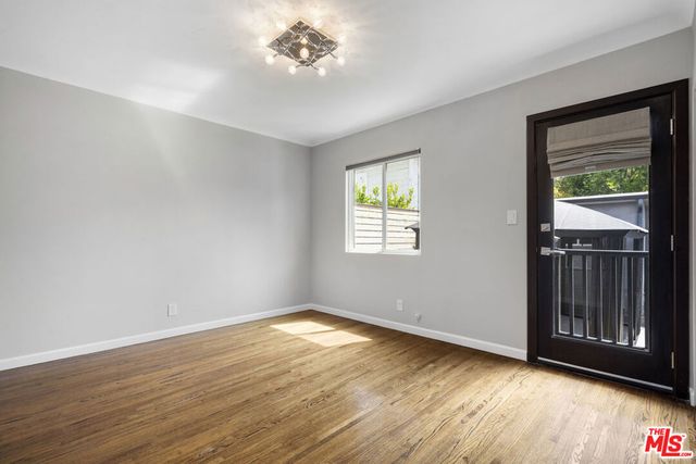3084 St George Street, Los Angeles, CA 90027