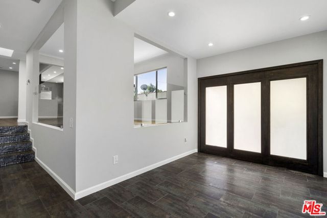 3084 St George Street, Los Angeles, CA 90027