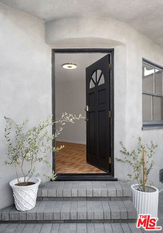 3084 St George Street, Los Angeles, CA 90027