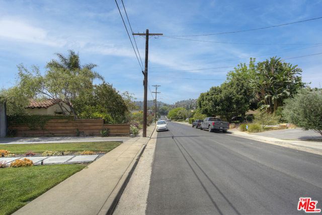 3084 St George Street, Los Angeles, CA 90027