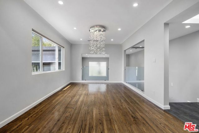 3084 St George Street, Los Angeles, CA 90027