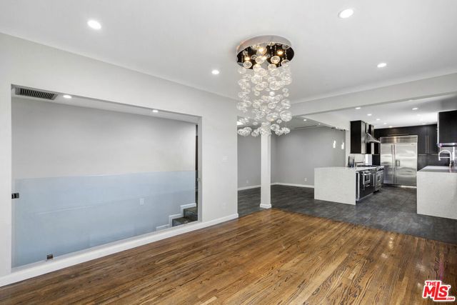 3084 St George Street, Los Angeles, CA 90027
