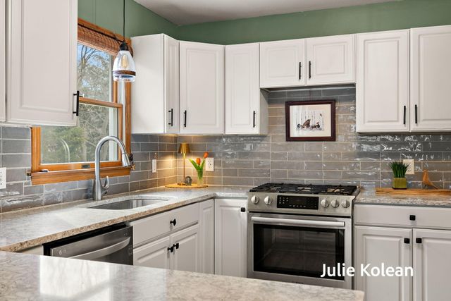 15270 Widgeon Road, Grand Haven, MI 49417