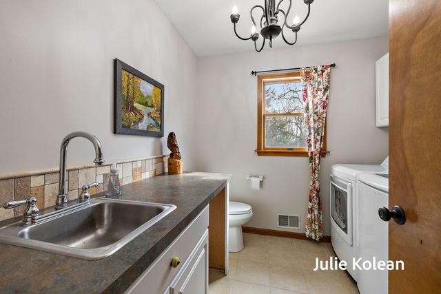 15270 Widgeon Road, Grand Haven, MI 49417