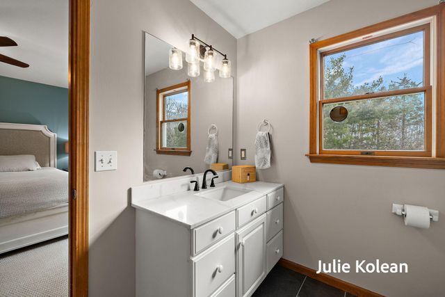 15270 Widgeon Road, Grand Haven, MI 49417