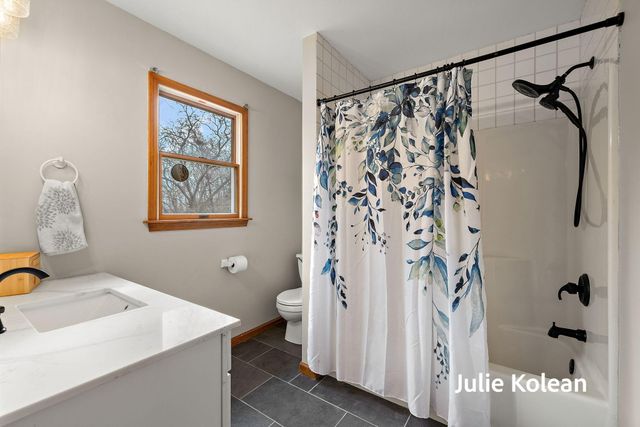 15270 Widgeon Road, Grand Haven, MI 49417