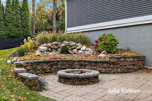 15270 Widgeon Road, Grand Haven, MI 49417