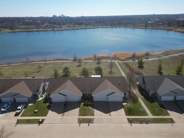 39 Oak Park Road, Bloomington, IL 61701