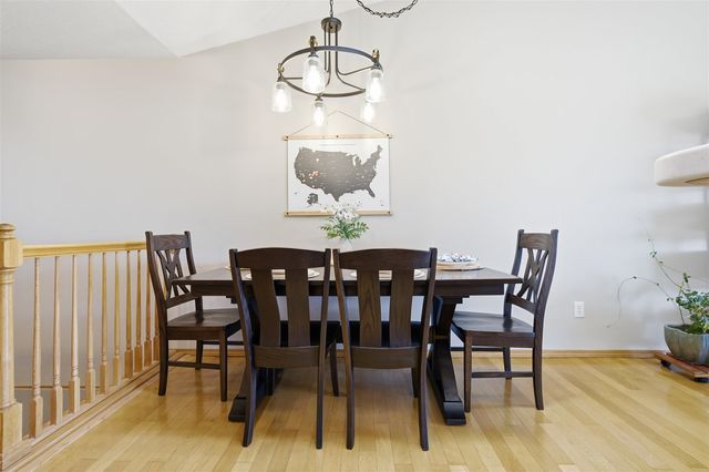 39 Oak Park Road, Bloomington, IL 61701